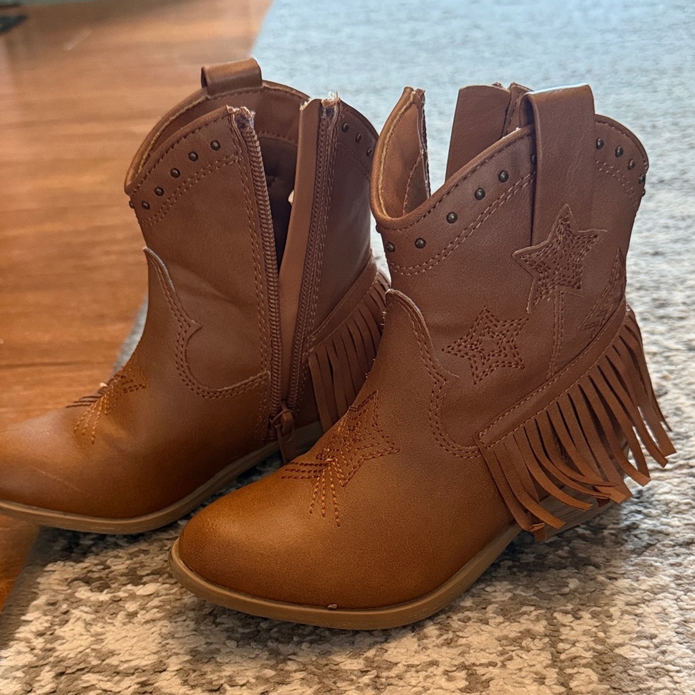 Dream Pairs Tan Fringe Cowboy Boots with Star Stitching